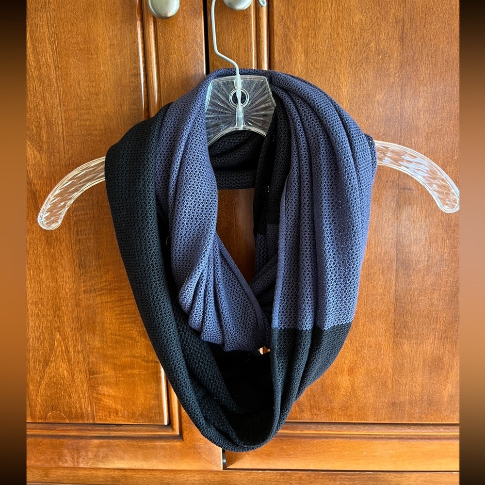 Lululemon “Om onward” infinity scarf